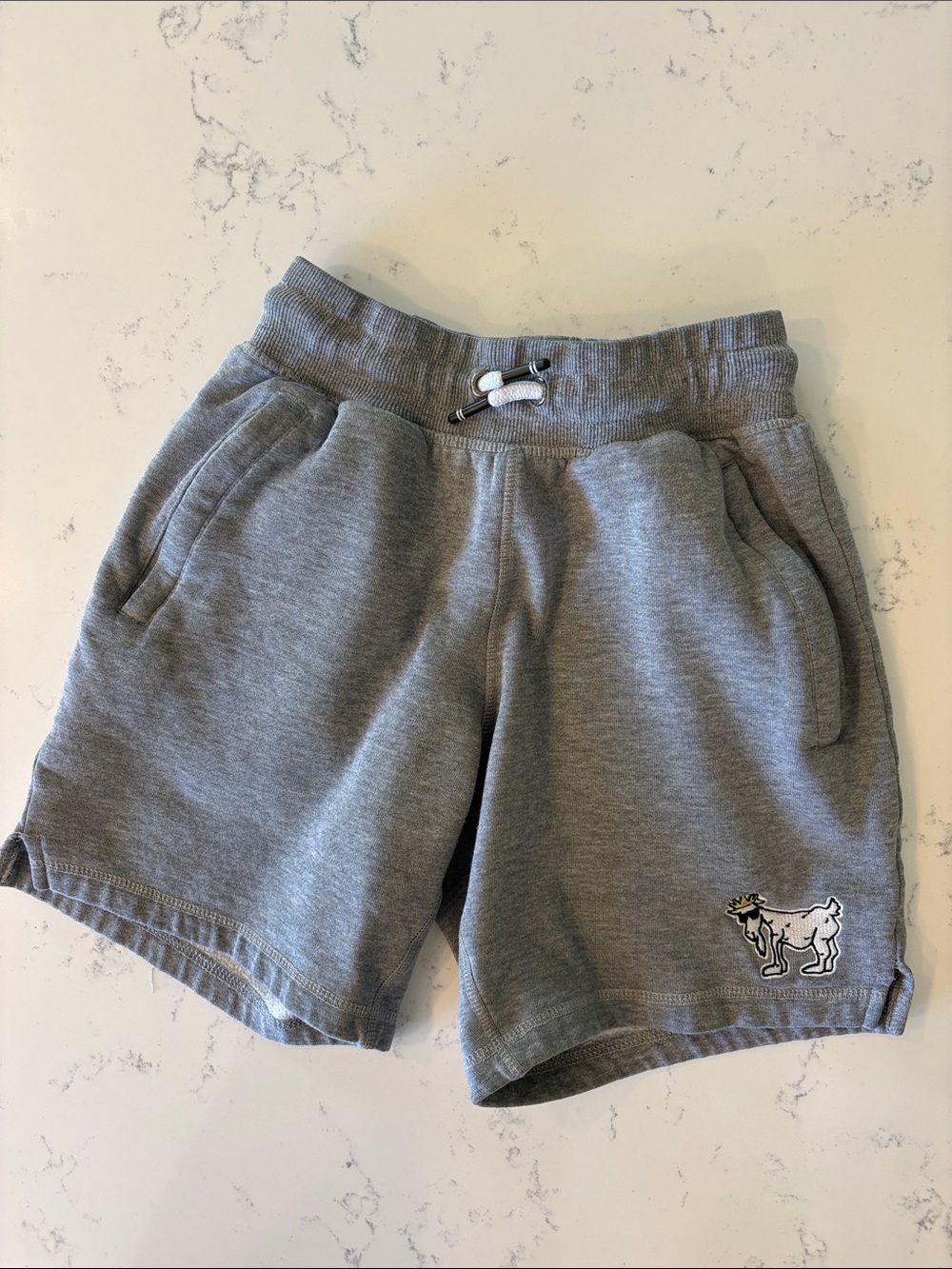 Goat USA boys shorts size XL